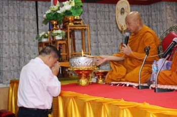 ทำบุญตักบาตรครบรอบการก่อตั้งโรงพยาบาลเอกอุดรปีที่ 22 ทำบุญตักบาตรครบรอบการก่อตั้งโรงพยาบาลเอกอุดรปีที่ 22