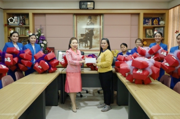 มอบเงินสนับสนุนผลิตภัณฑ์งานฝีมือคนพิการ